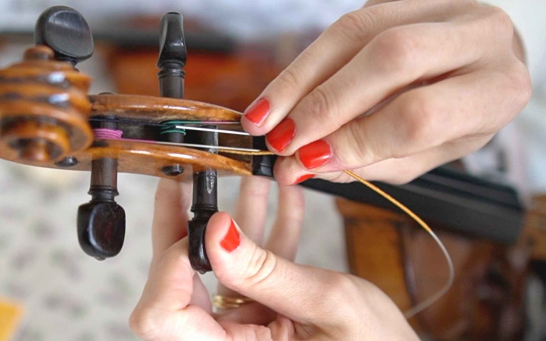 How to Replace your Violin Strings (close up and detailed) | Violin Lounge TV #419