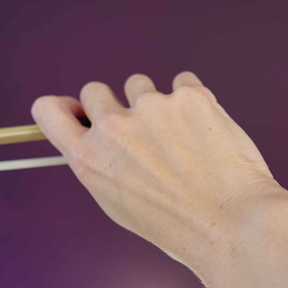 How to Hold a Violin Bow 3 Easy Steps and 5 Bowing Exercises Violin Lounge