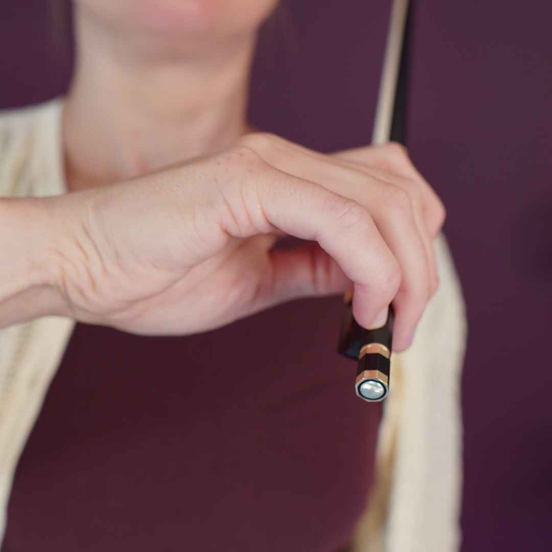 violin bow hold pinky