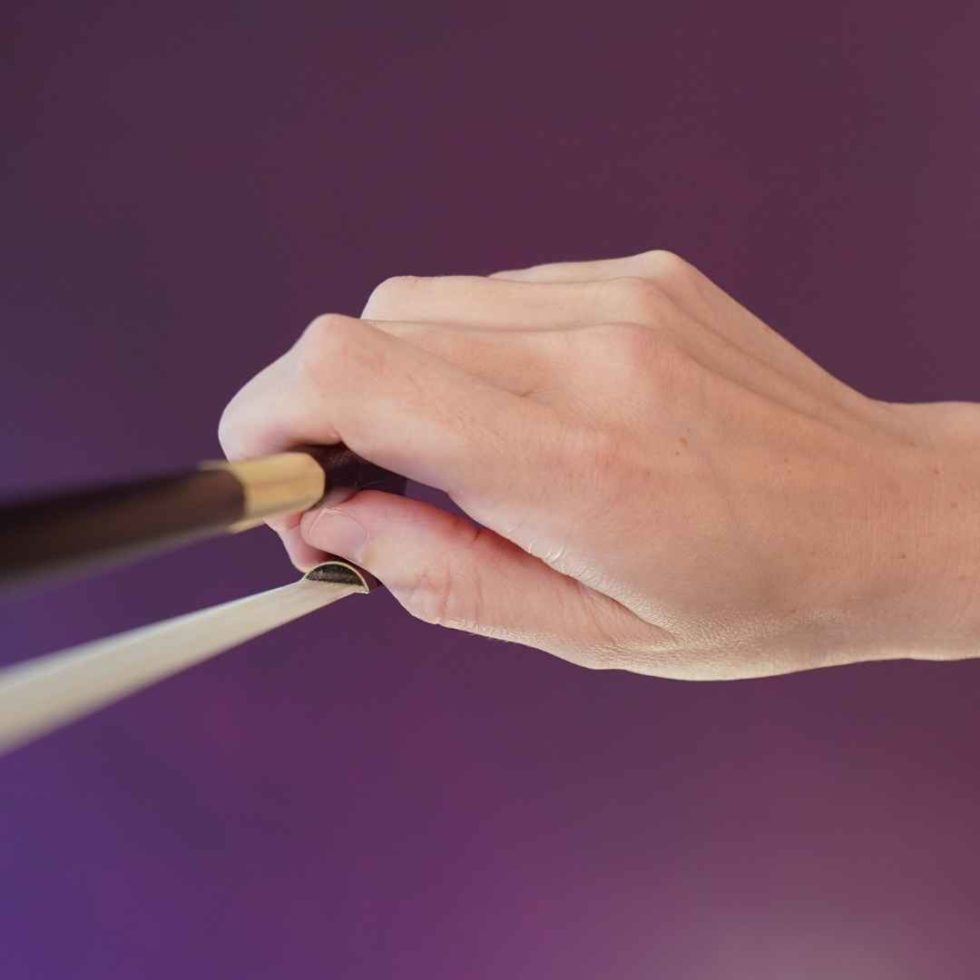 How to Hold a Violin Bow 3 Easy Steps and 5 Bowing Exercises Violin